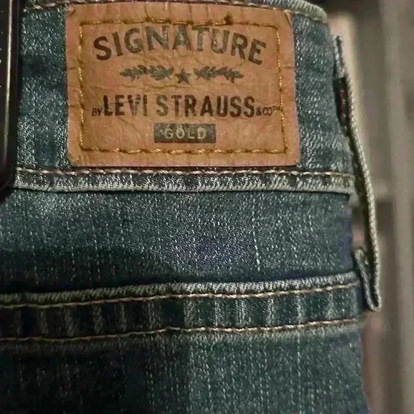 Signature by Levi Strauss & Co. Gold Label Skinny Jeans - Picture 4 of 5